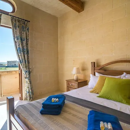 Ta' Dbiegi Villa Għarb