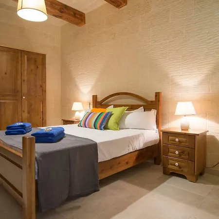 Ta' Dbiegi Villa Għarb